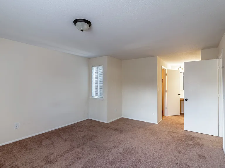 Crestview at Louisville Apartments — Photo 53