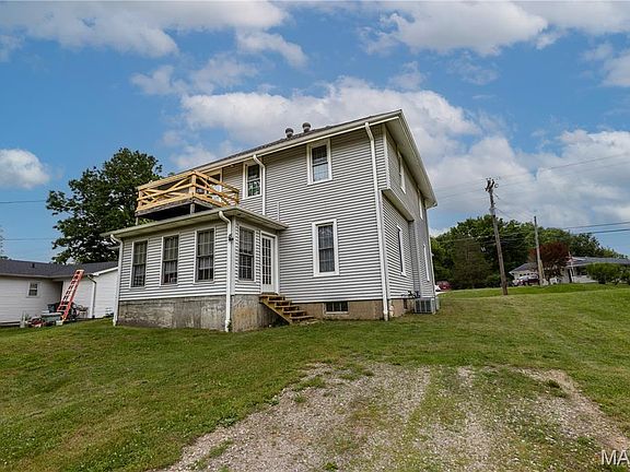 3rd image of 616 Greensferry Rd