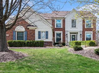 4172 Wincrest Ln, Rochester, MI 48306