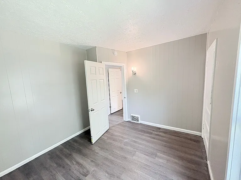 729 Utah St — Photo 11