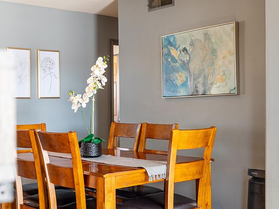 5th image of 800 Monroe St