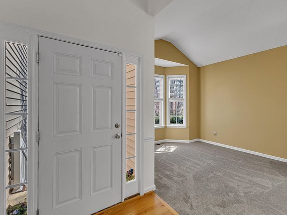 4th image of 2418 Summit Dr