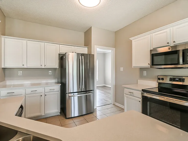 4463 Whispering Bend Dr — Photo 6