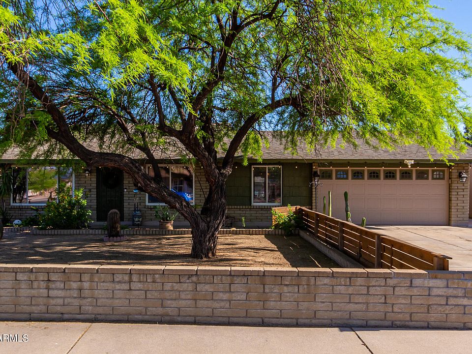 1st image of 301 W Sequoia Drive