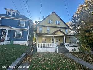 1st image of 916-918 Grandview St #916