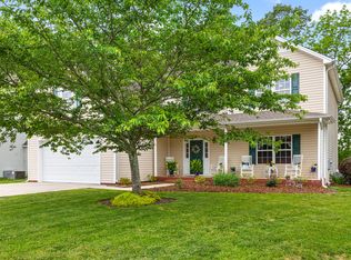 7828 Prince Dr, Ooltewah, TN 37363