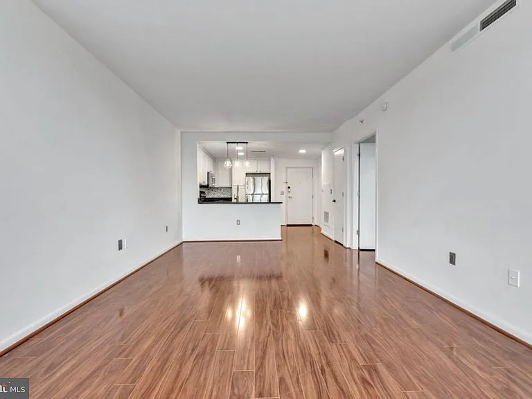 355 I St SW #615 — Photo 3