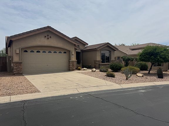 3rd image of 2739 N Sterling