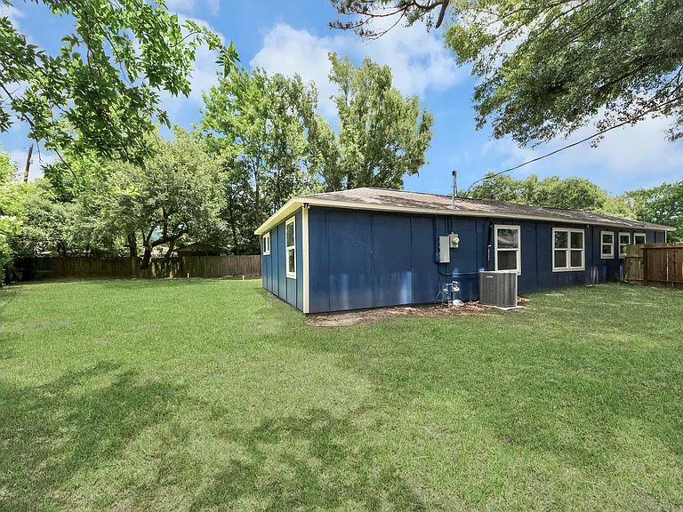 710 Canary Cir — Photo 26