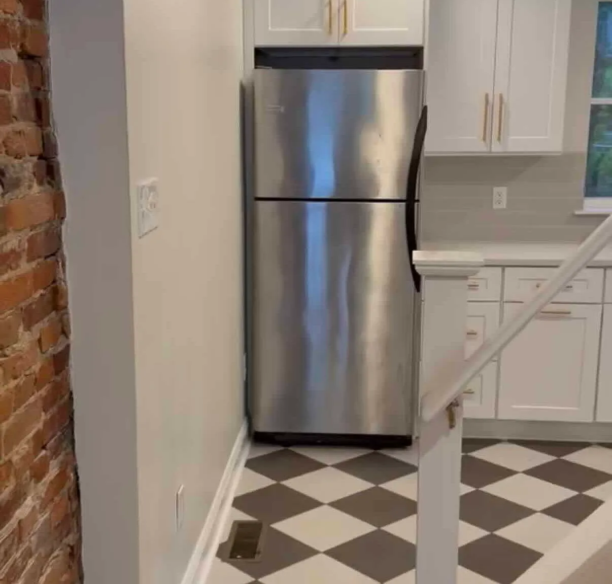 2 bed, 700 sqft, $1,700 — Photo 2
