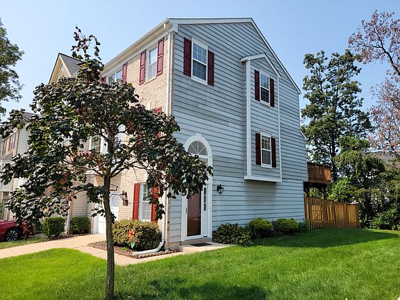 2nd image of 6020 Lands End Ln