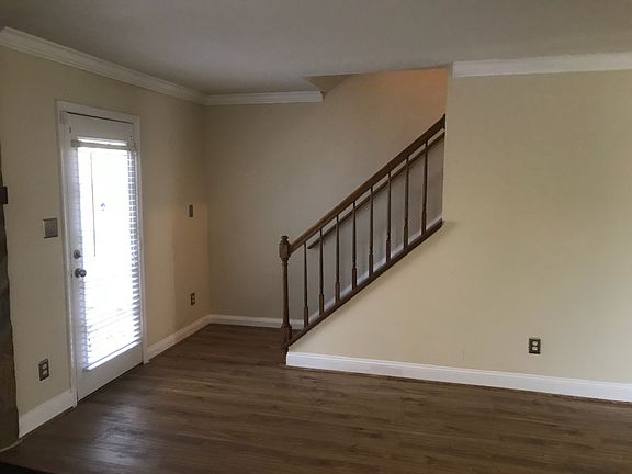5th image of 373 C E Montcastle Dr