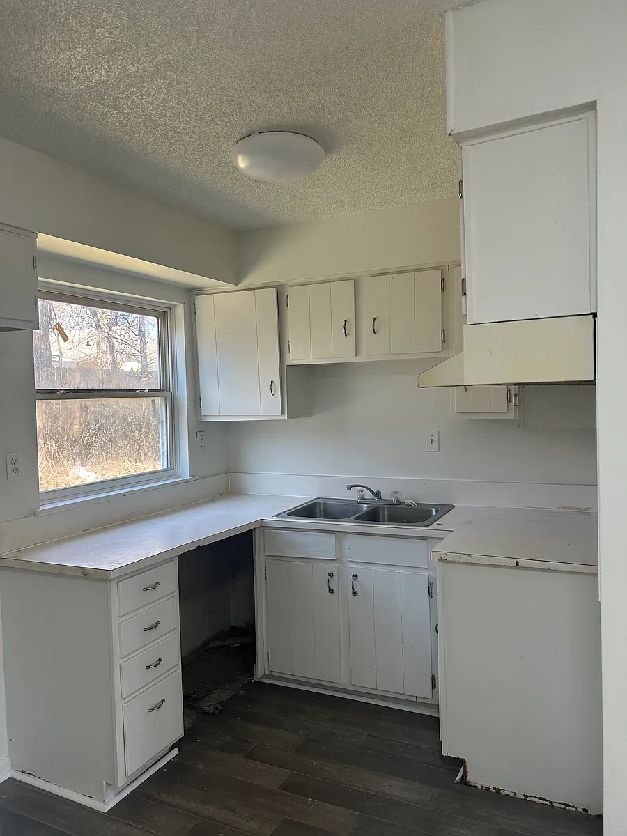 Building Photo - 329 W Highland St #0
