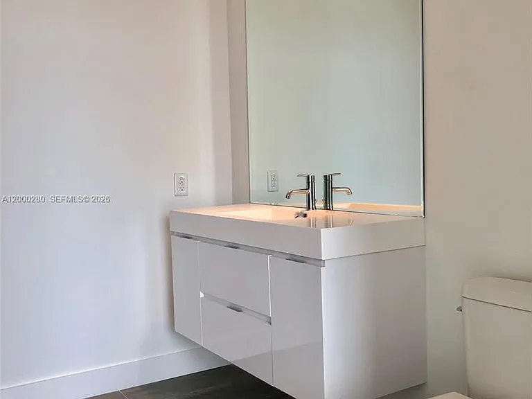 2900 NE 7th Ave — Photo 16