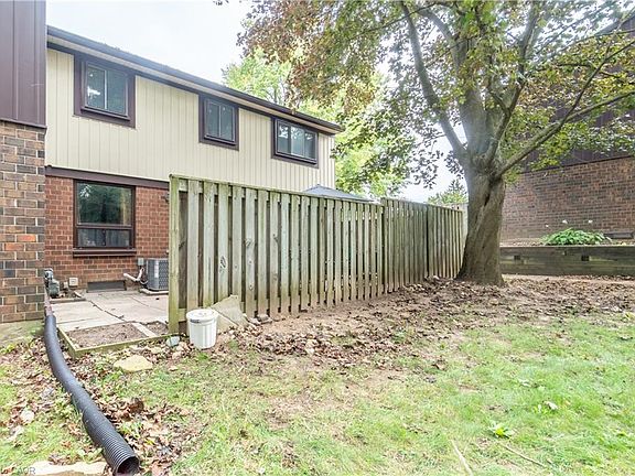 3rd image of 45 Marksam Rd #121