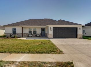 5568 W Mangrove St, Springfield, MO 65802