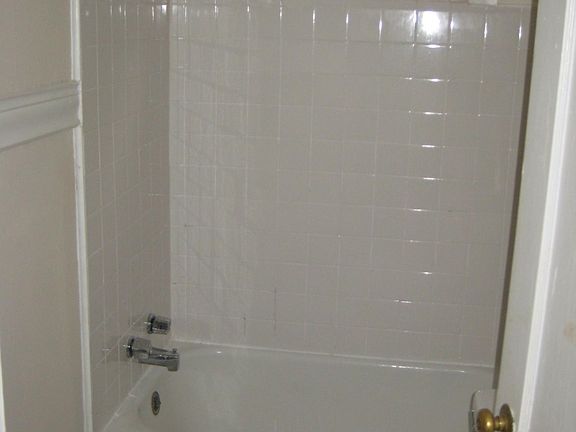 4th image of 110 Whitehall St #B