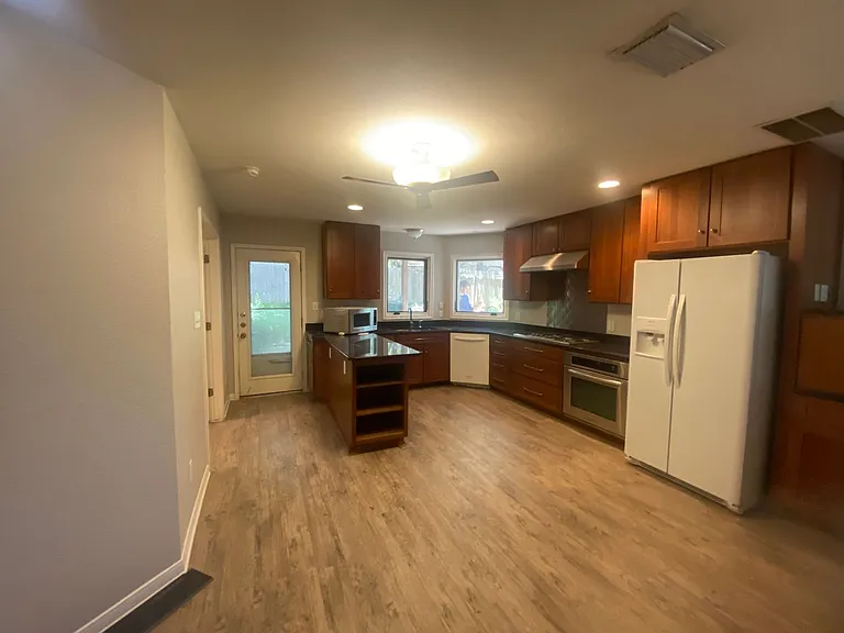 11915 Sky West Dr — Photo 14