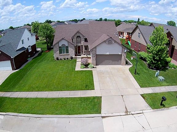 4th image of 50493 Steeh Dr
