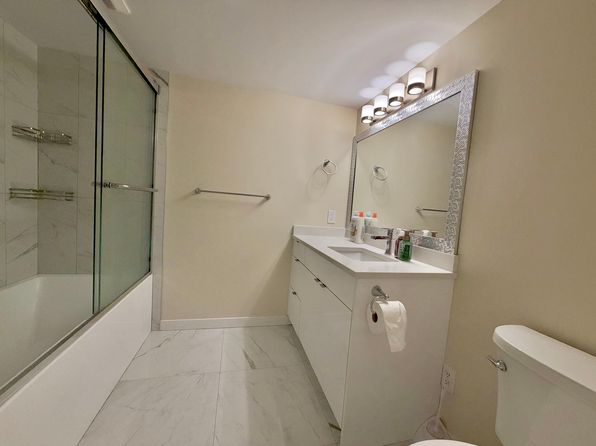 3 bedroom rental in Coquitlam — photo 2