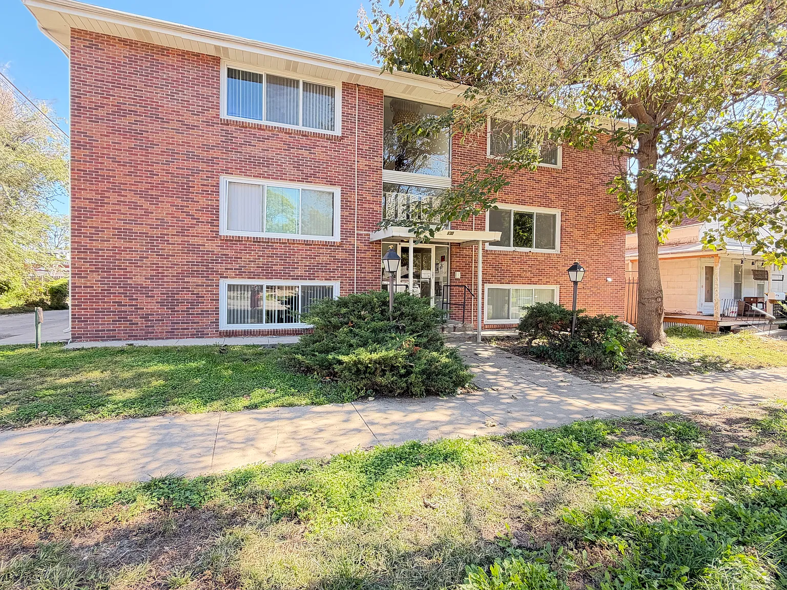 1 bed, 800 sqft, $899 — Photo 1