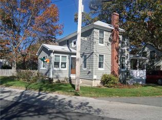 332 Sea View Dr, Warwick, RI 02889