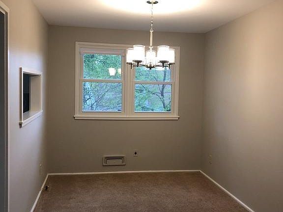 4th image of 218 Glenrae Dr