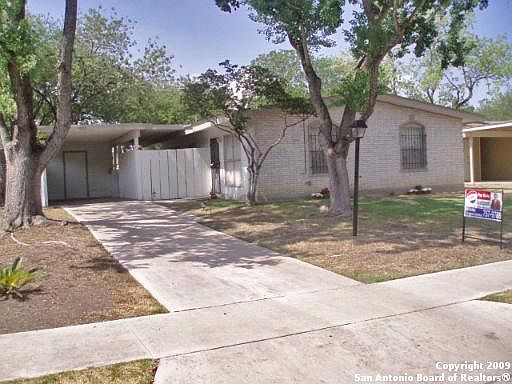 2nd image of 5023 VILLAGE GLEN DR