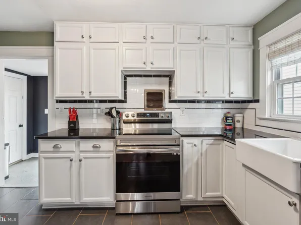 143 Bend Farm Rd, Fredericksburg, VA 22408