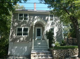 6 Hackensack Cir, Chestnut Hill, MA 02467
