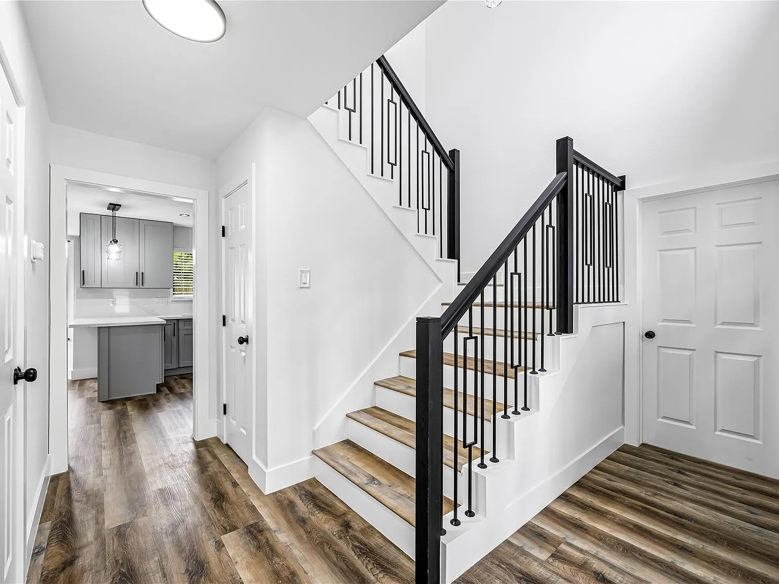 4 bed, 2.5 bath, 2043 sqft, $2,300 — Photo 4