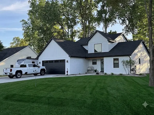 1202 S Hemlock Rd, Hemlock, MI 48626