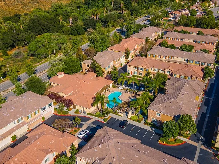 30505 Canyon Hills Dr — Photo 41