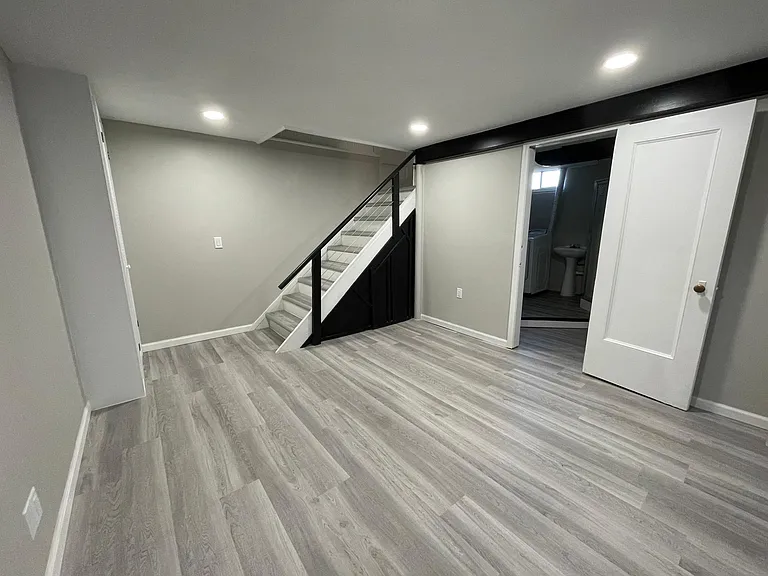 2827 N 66th Ave — Photo 14