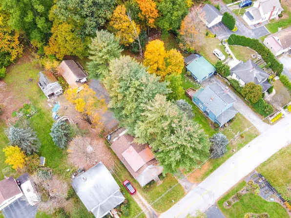 11 Robinson Avenue, Bennington, VT 05201