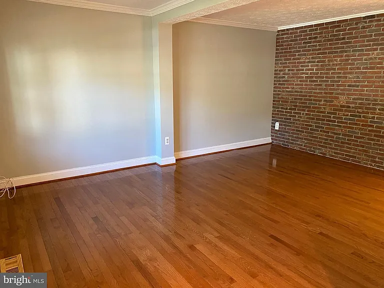 1666 Barnstead Dr — Photo 5