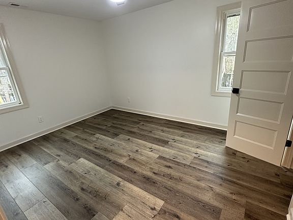 5th image of 177 N Clarendon Dr