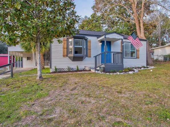 326 Washington Ave, Valparaiso, FL 32580