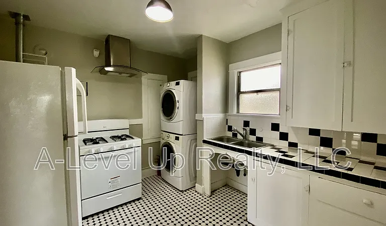 302 N Euclid Ave #1 — Photo 7