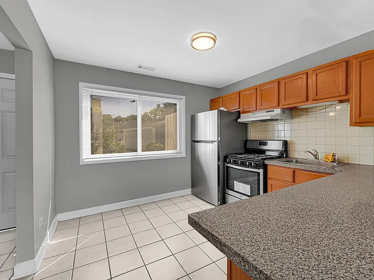 847 Oxford Pl #847 — Photo 8