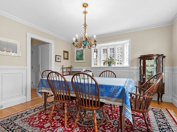 3rd image of 37 Brewster Rd