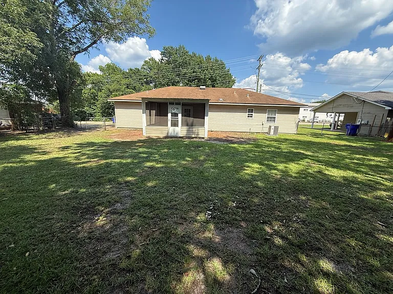 101 Ellen Dr — Photo 18