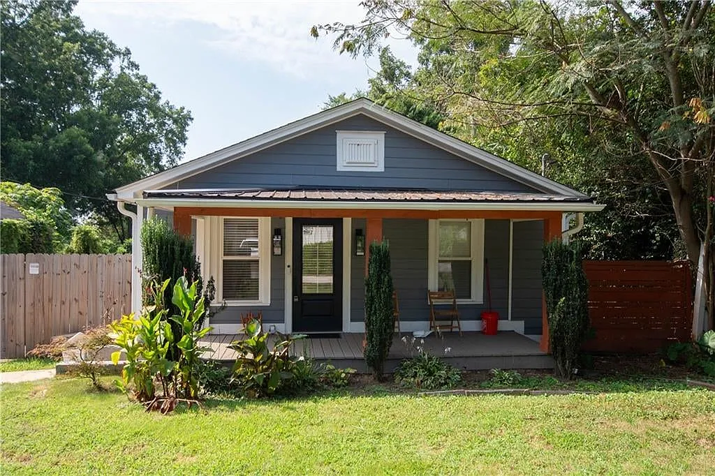 2 bed, 662 sqft, $2,400 — Photo 2