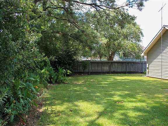 4th image of 1009 Aberdeen Dr