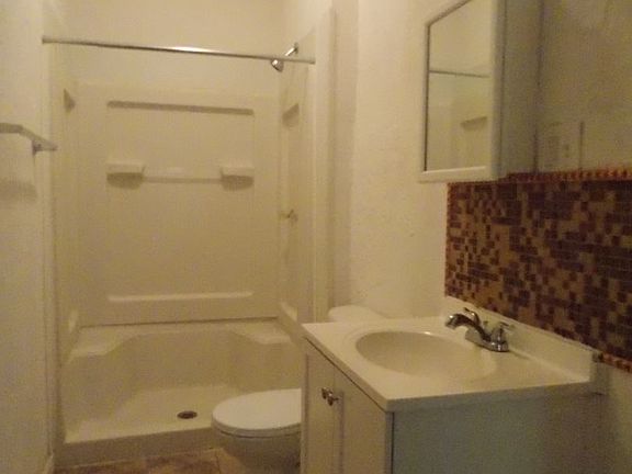 4th image of 203 N 2nd St APT 3