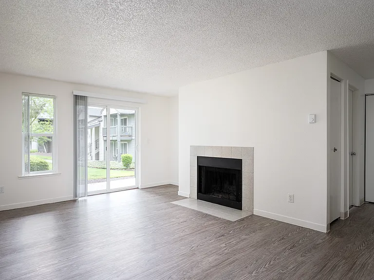 Riverwood Heights | Living Room
