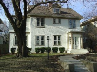 423 N Ridgeland Ave, Oak Park, IL 60302