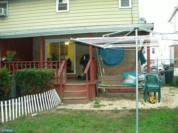 5th image of 122 S Chestnut St