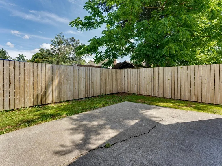 7722 N Montana Ave — Photo 20