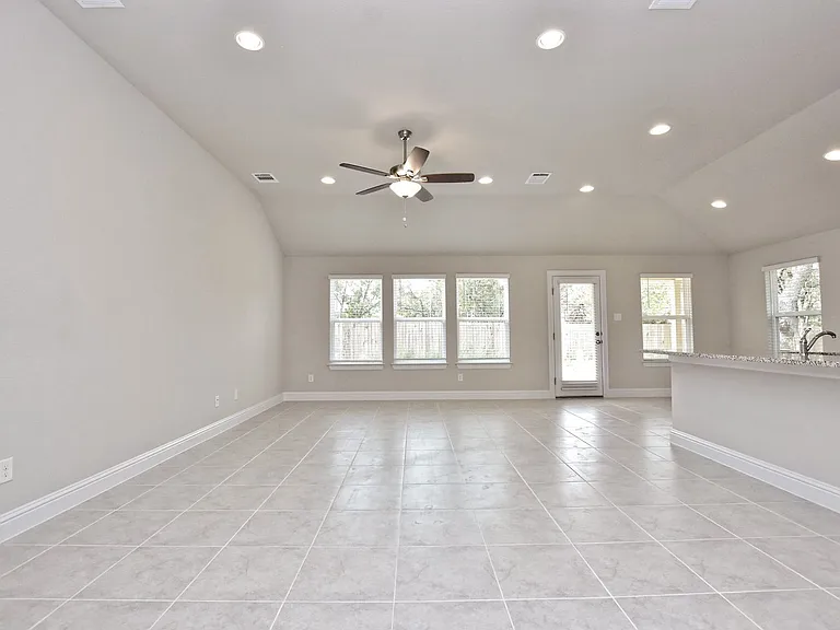 8116 Bronco Ln — Photo 7